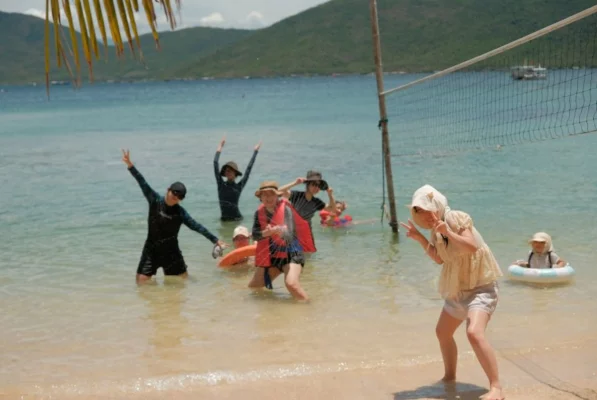 - Welcome to Whale Island resort - Welcome to Whale Island resort