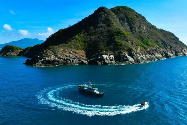 - Welcome to Whale Island resort - Welcome to Whale Island resort